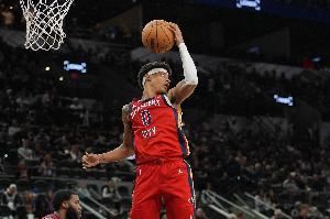 【菜鸟】克尼佩尔费尔斯皆砍24分 科比·桑德斯17分 弗拉格15分