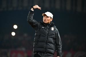 记者：邵佳一将观看西海岸中超末轮比赛，但不会参与排兵布阵